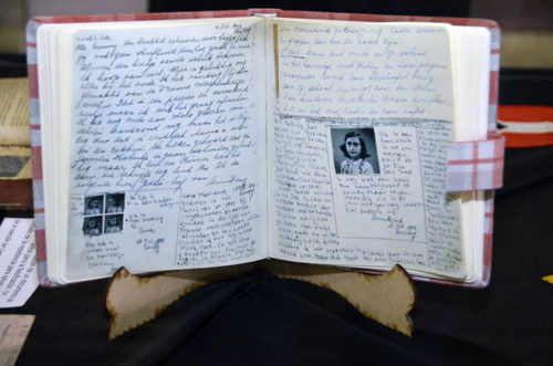 Hojas del Diario de Ana Frank 
